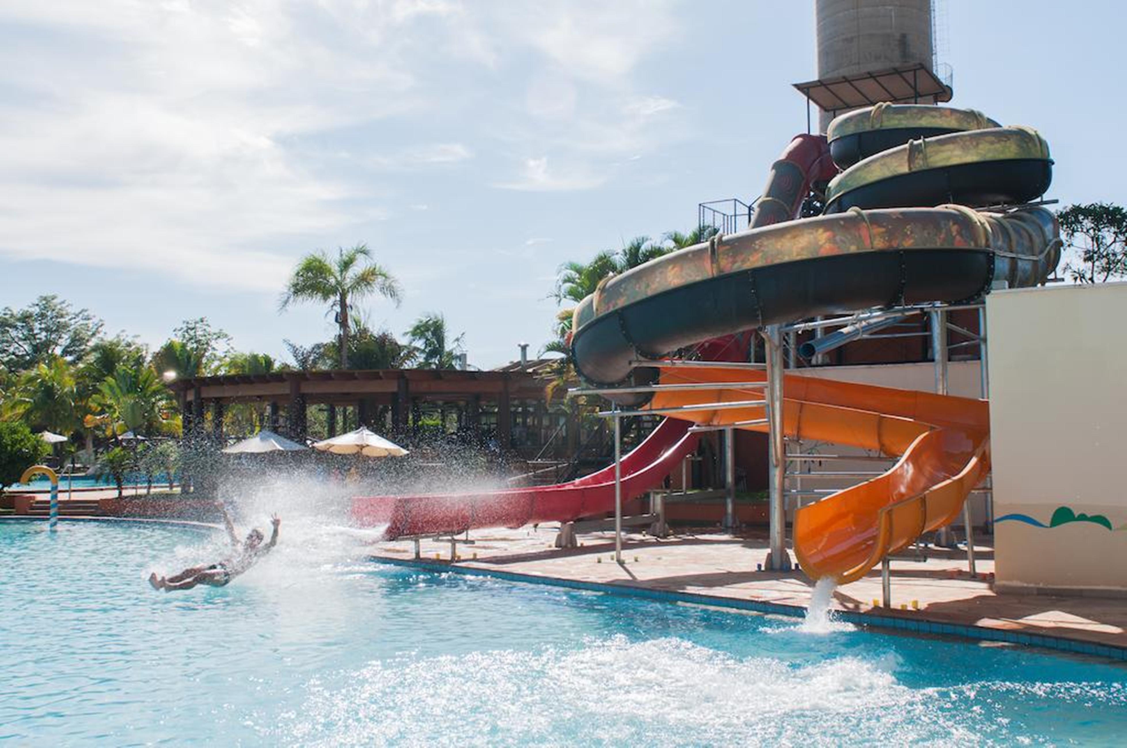 Blue Tree Thermas De Lins Resort Exterior photo Splash Jungle Water Park