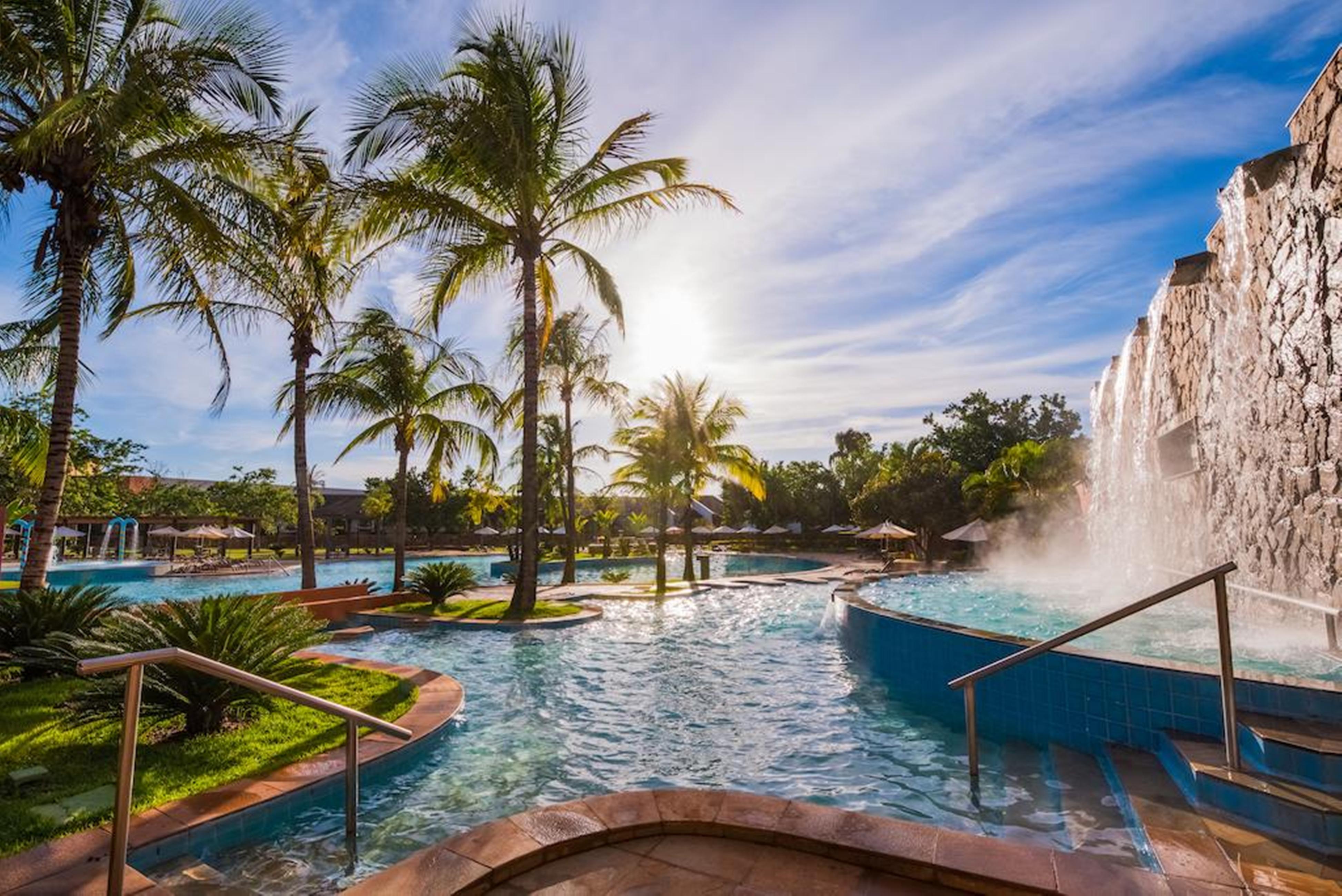 Blue Tree Thermas De Lins Resort Exterior photo The pool at the resort