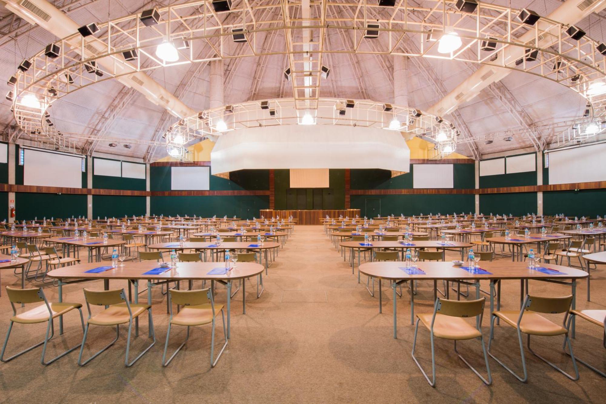 Blue Tree Thermas De Lins Resort Exterior photo The main conference hall